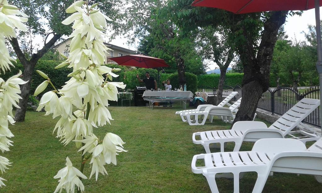 Guest House Surina App Surina'S Green Holiday Rupa Εξωτερικό φωτογραφία