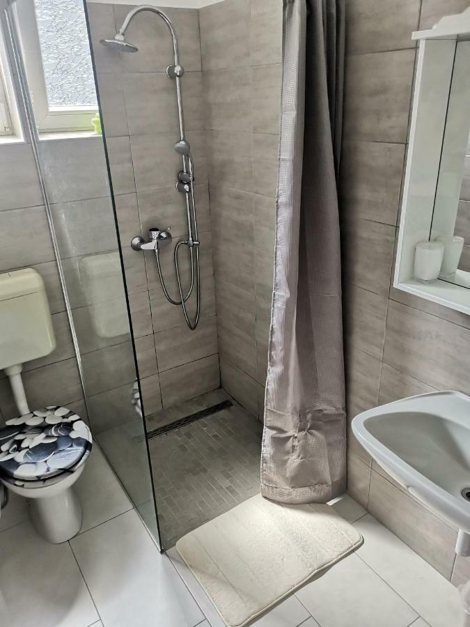Guest House Surina App Surina'S Green Holiday Rupa Εξωτερικό φωτογραφία